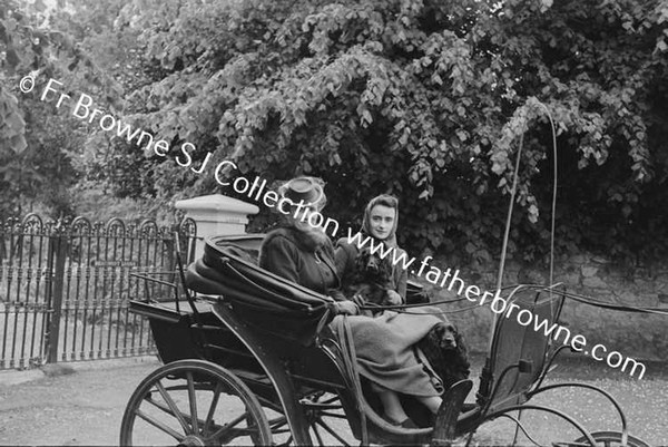 MRS FRANK LILLIS WITH MARY IN PHAETON